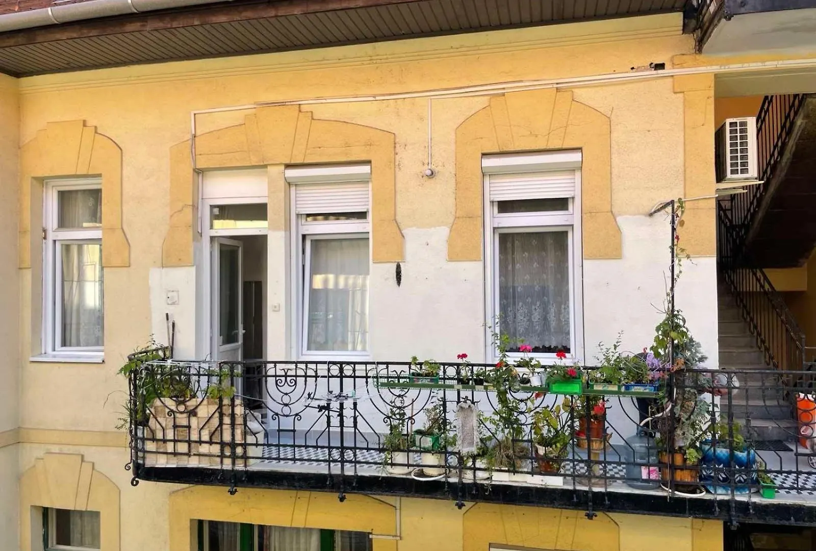 Lovely Flowers Apartman In Downtown Budapest Hungary