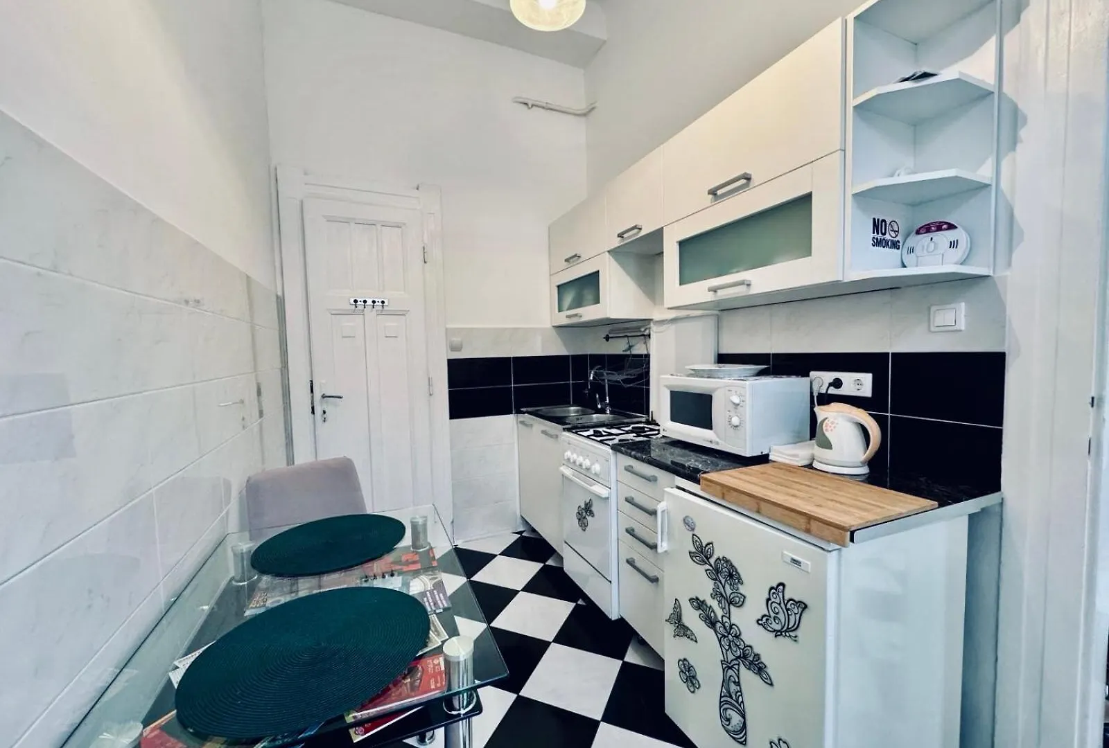 Lovely Flowers Apartman In Downtown Budapest Apartment